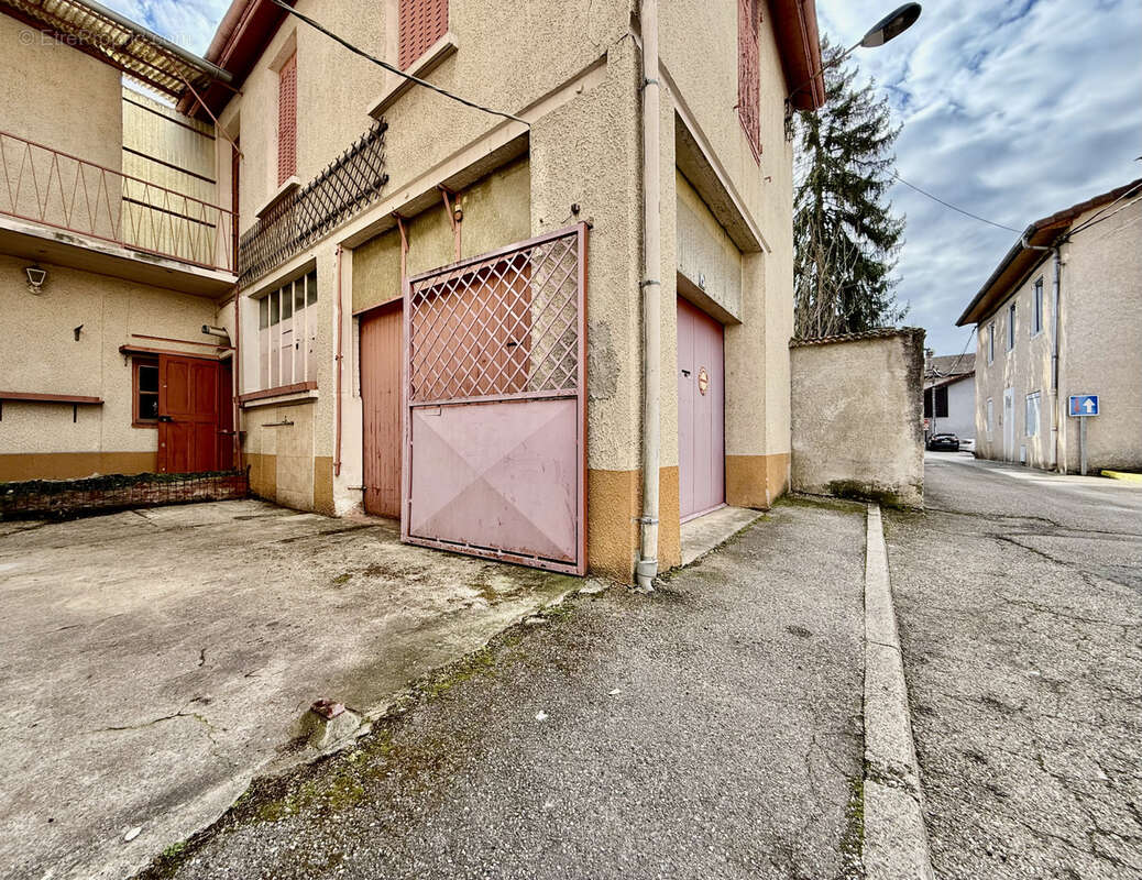 Maison à LA TOUR-DU-PIN