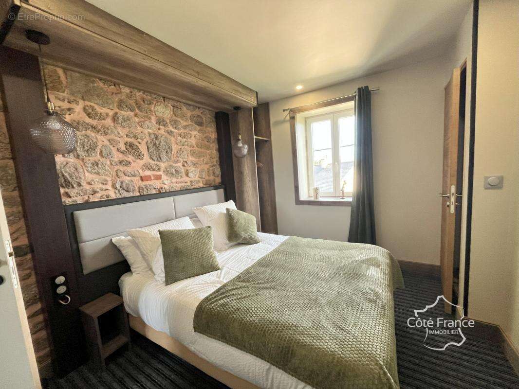 Maison à COSQUEVILLE