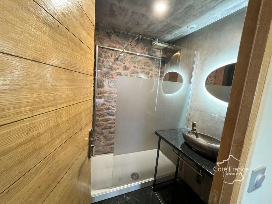 Maison à COSQUEVILLE