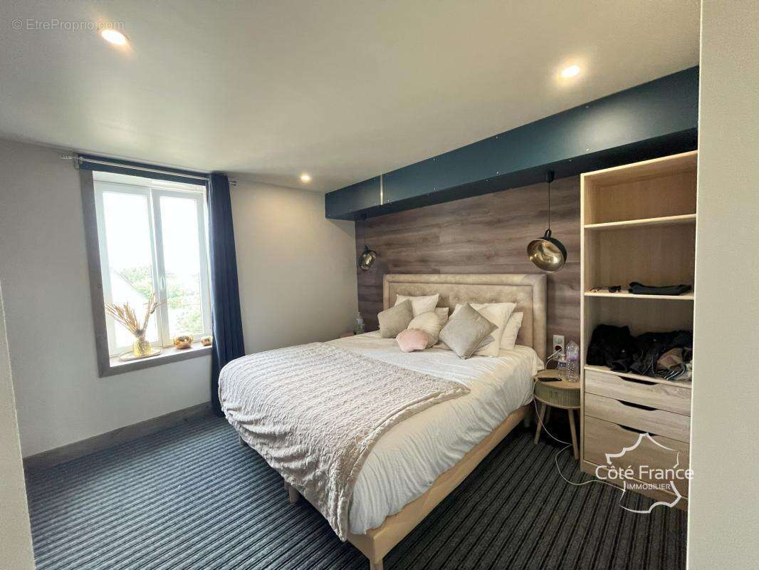 Maison à COSQUEVILLE