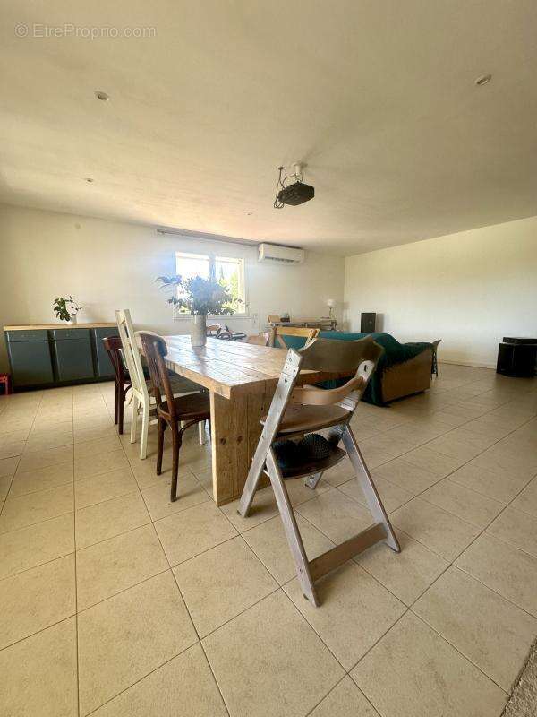 Maison à PELISSANNE