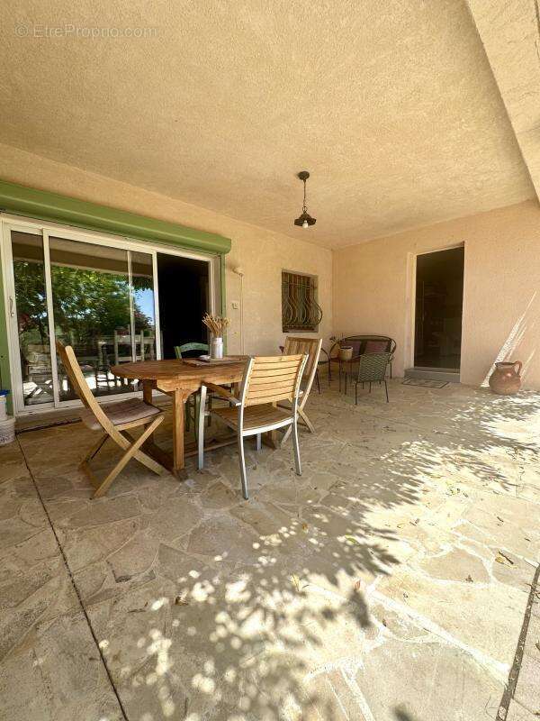 Maison à PELISSANNE