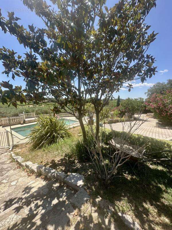 Maison à PELISSANNE