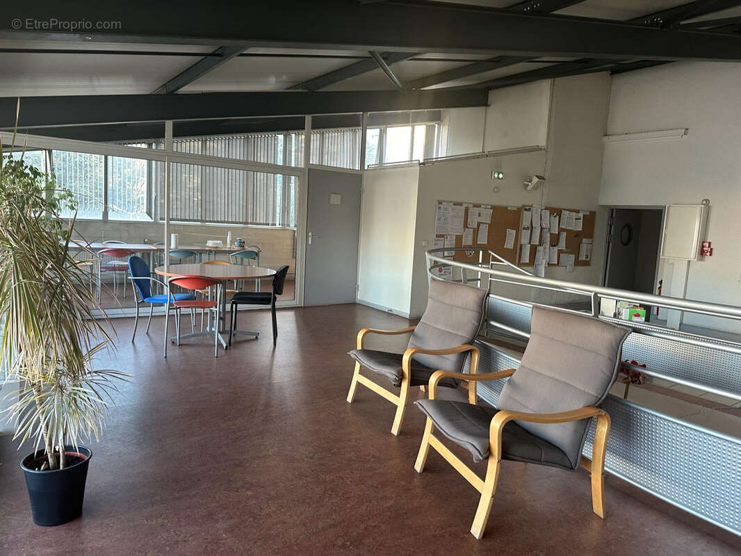 Autre à SAINT-ETIENNE