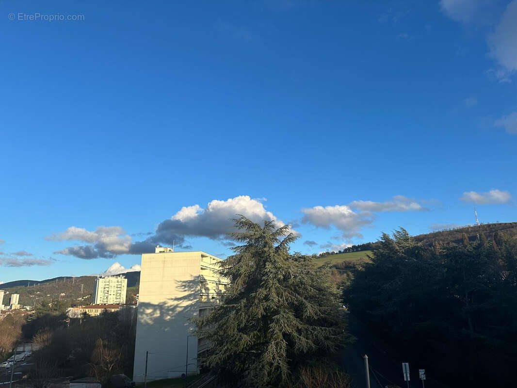 Autre à SAINT-ETIENNE