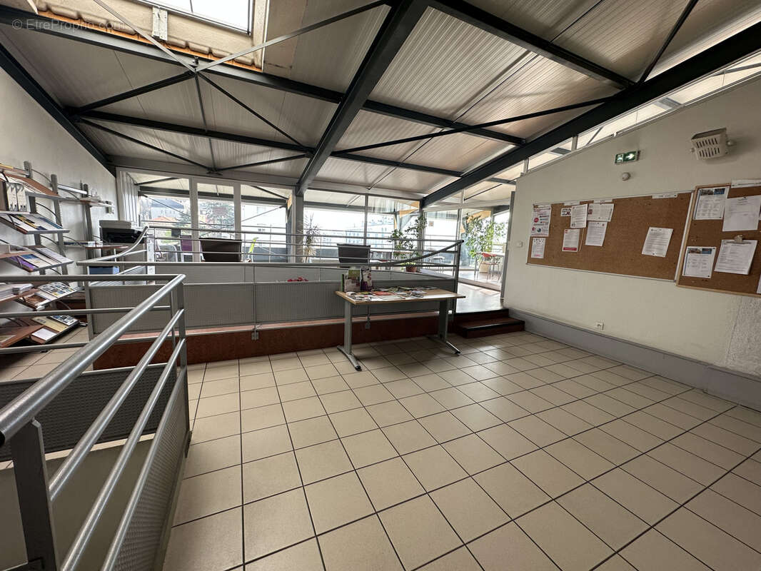 Autre à SAINT-ETIENNE