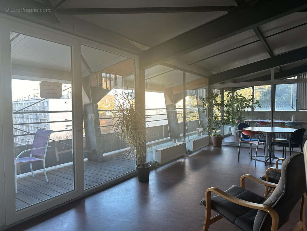 Autre à SAINT-ETIENNE