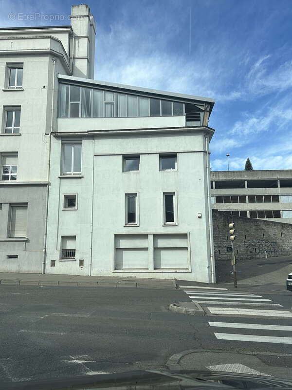 Autre à SAINT-ETIENNE