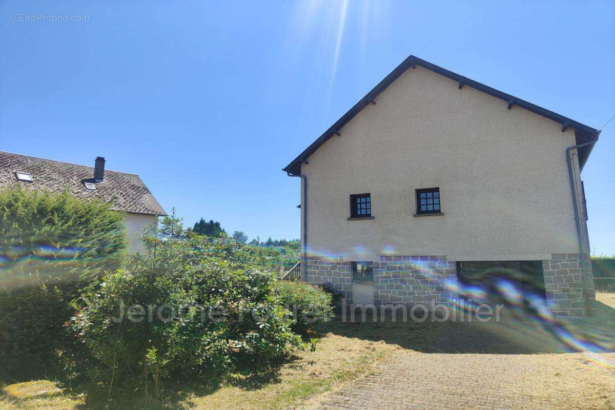 Maison à SAINT-YRIEIX-LE-DEJALAT