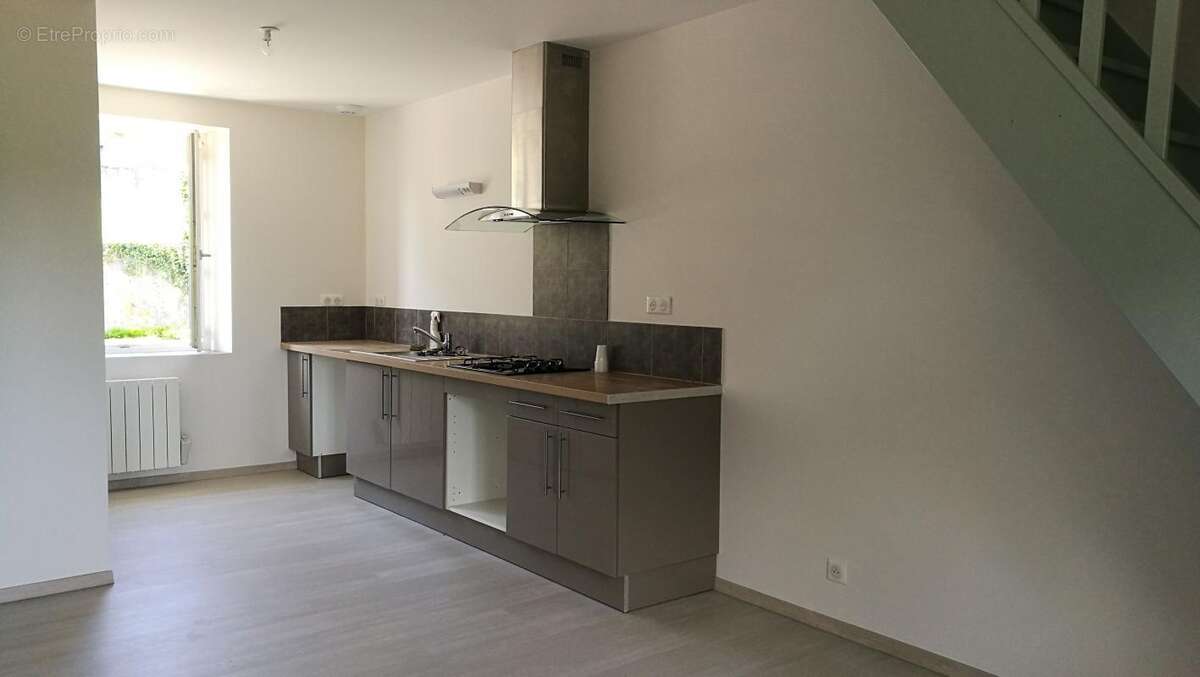 Maison à SAINT-ASTIER