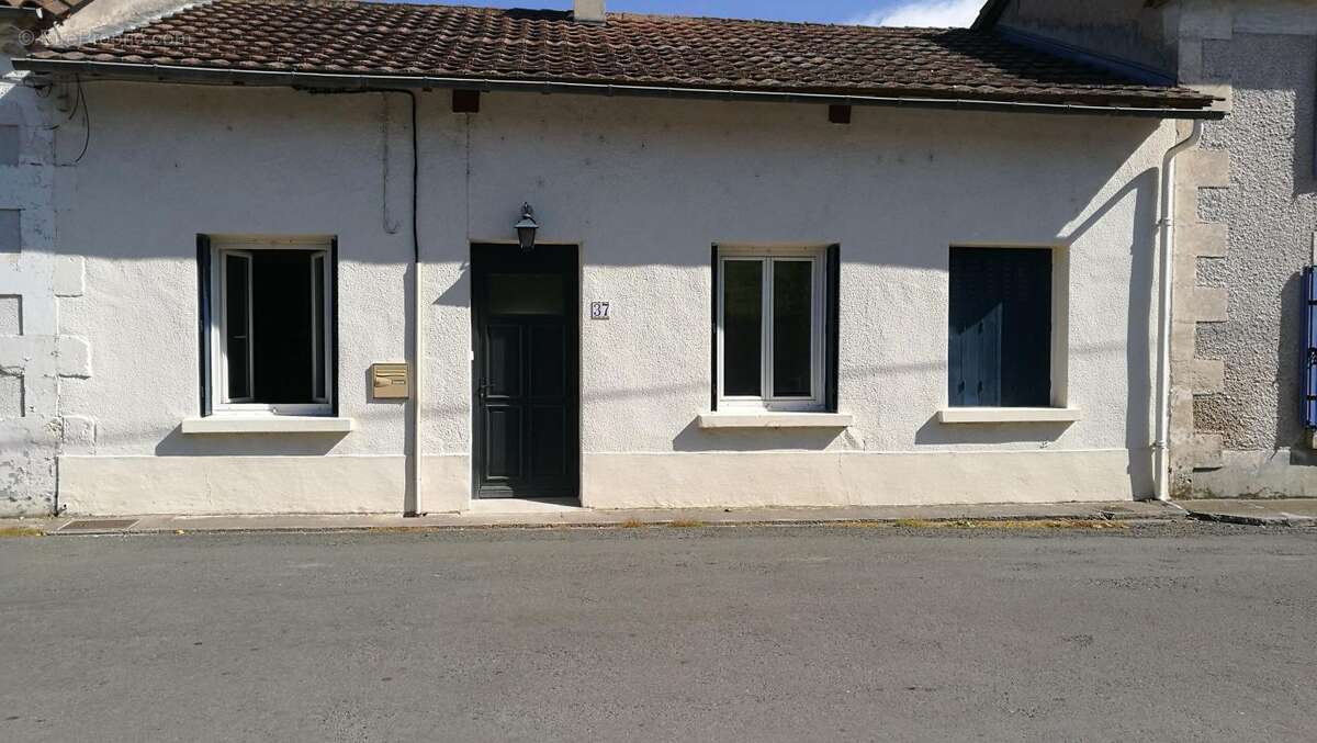 Maison à SAINT-ASTIER