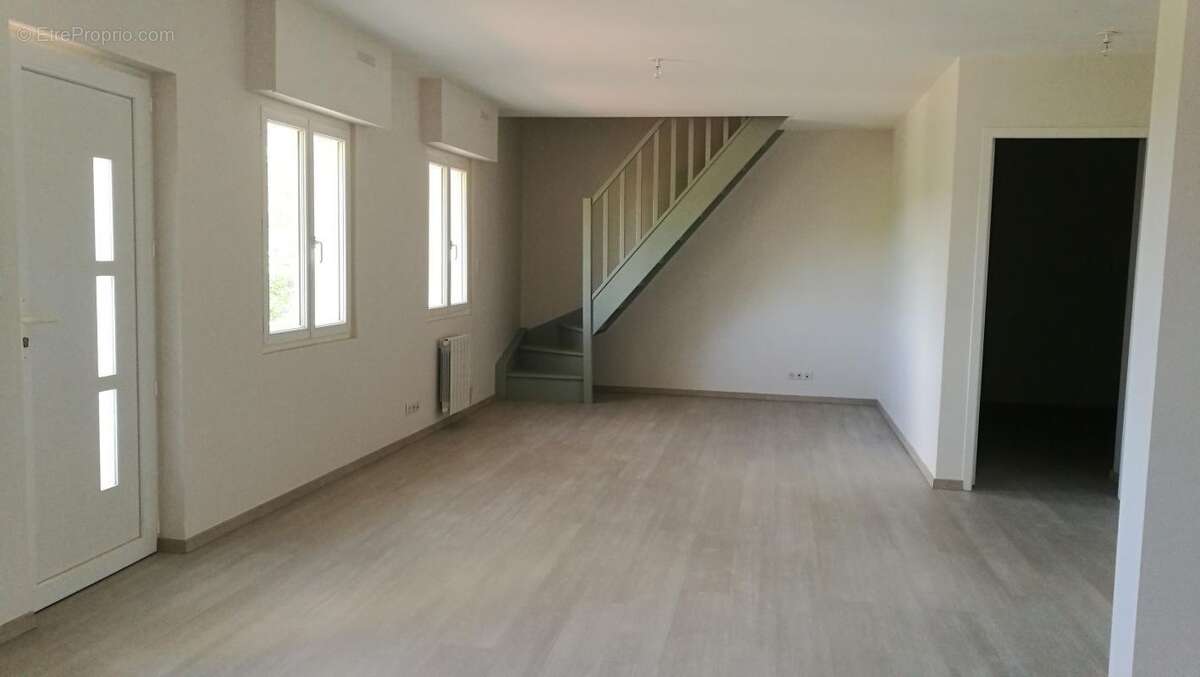 Maison à SAINT-ASTIER