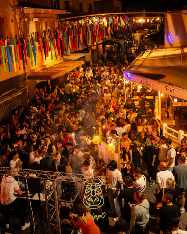 Commerce à CANET-EN-ROUSSILLON