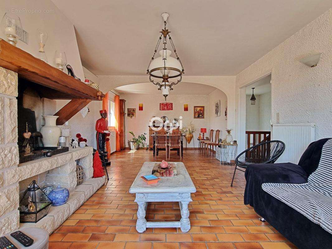 Maison à SAINT-PRIVAT-DES-VIEUX