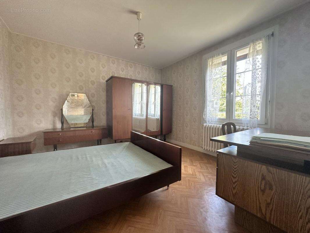 Maison à TREMBLAY-LES-VILLAGES