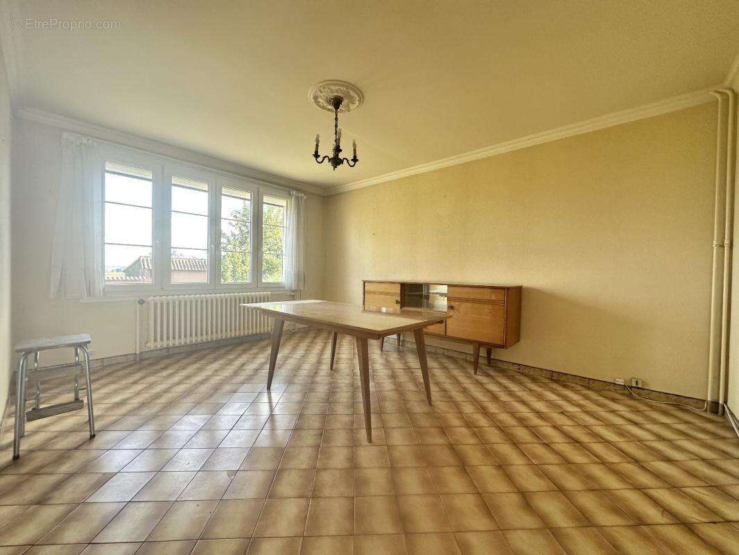 Maison à TREMBLAY-LES-VILLAGES