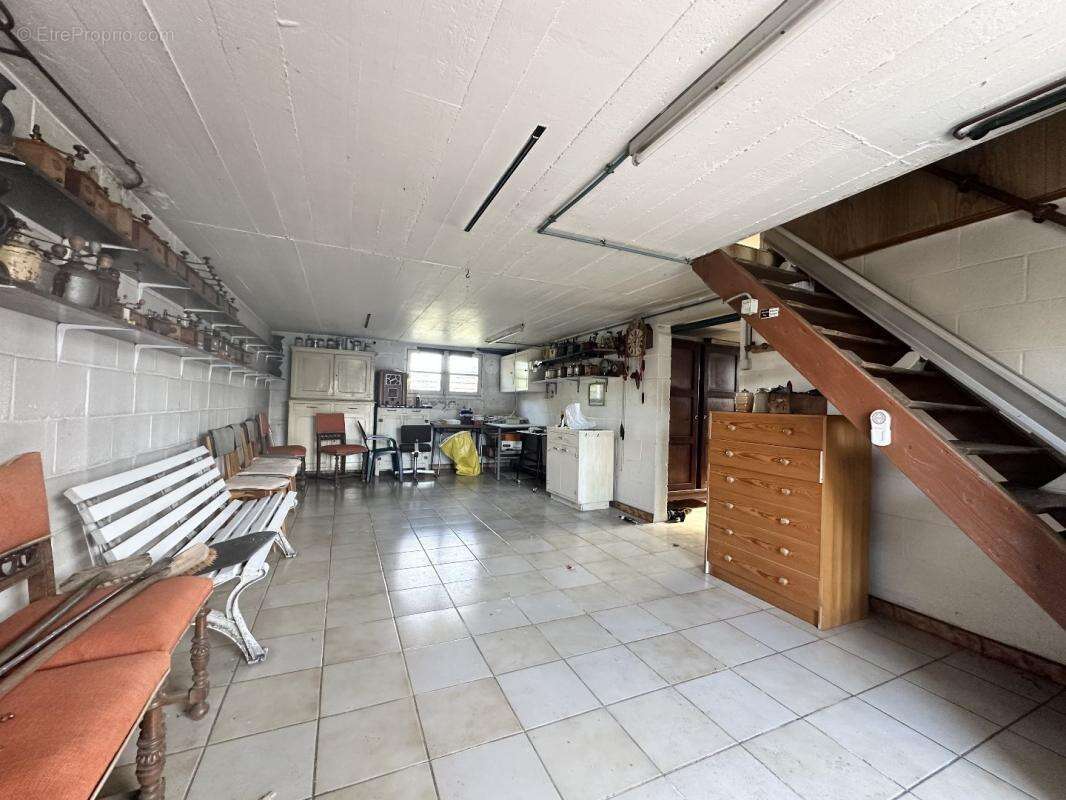 Maison à TREMBLAY-LES-VILLAGES