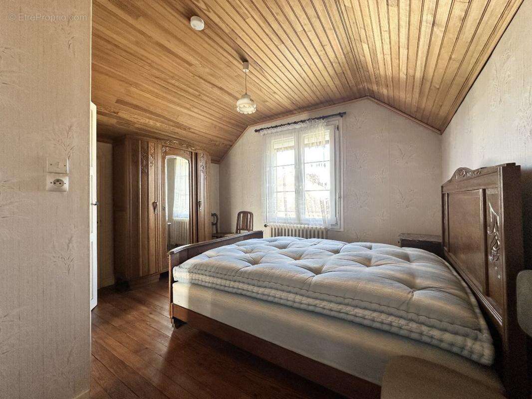 Maison à TREMBLAY-LES-VILLAGES