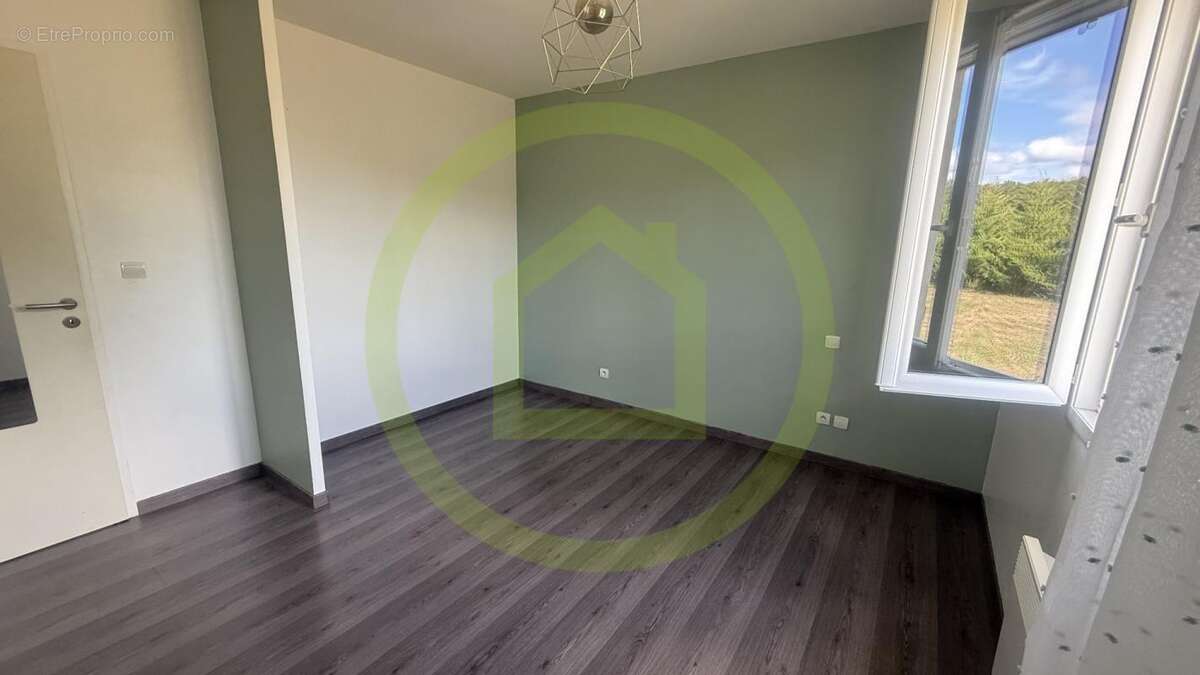 Maison à AUSSAC-VADALLE