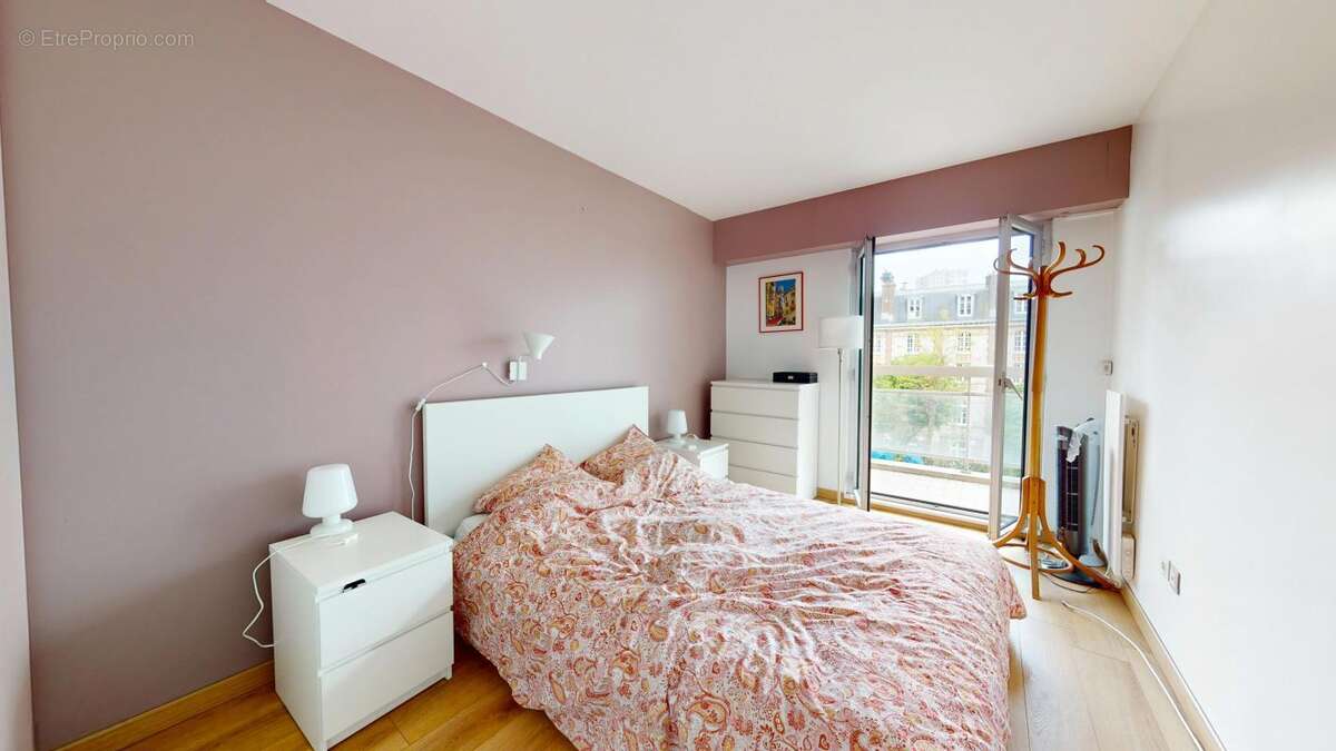 Appartement à PARIS-15E