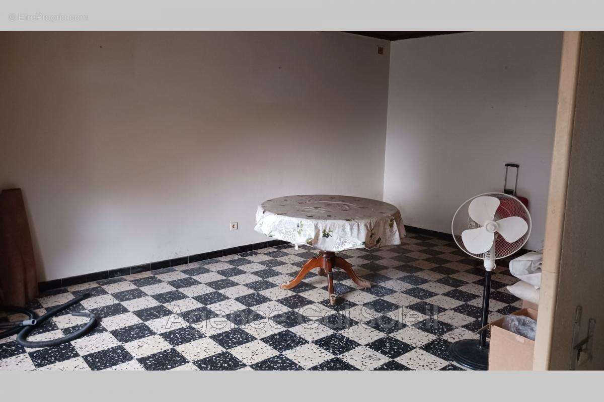 Maison à NISSAN-LEZ-ENSERUNE