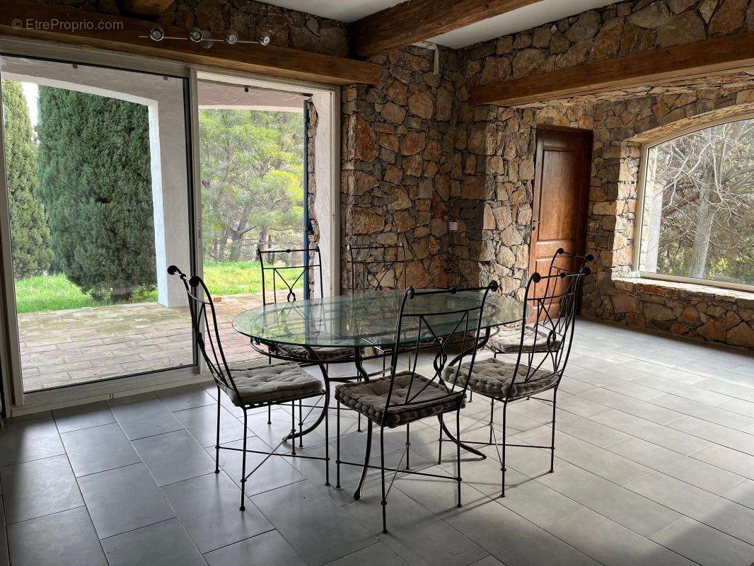 Maison à VILLEVEYRAC