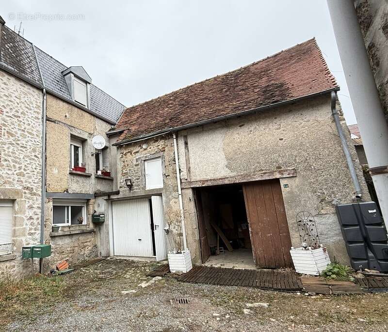 Maison à DUN-LE-PALESTEL