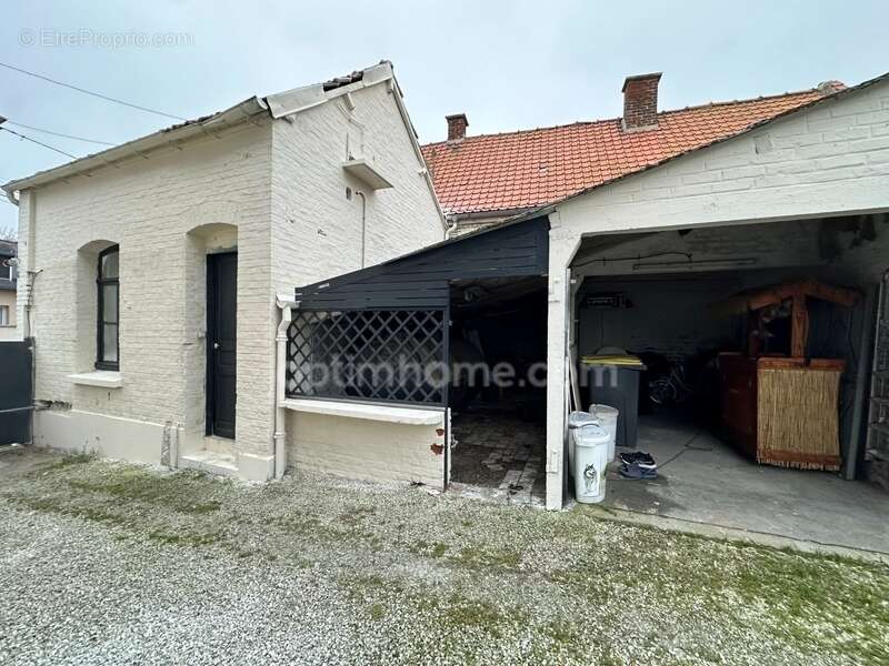 Maison à FRESNES-LES-MONTAUBAN