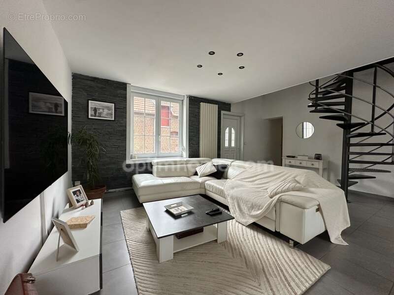 Maison à FRESNES-LES-MONTAUBAN