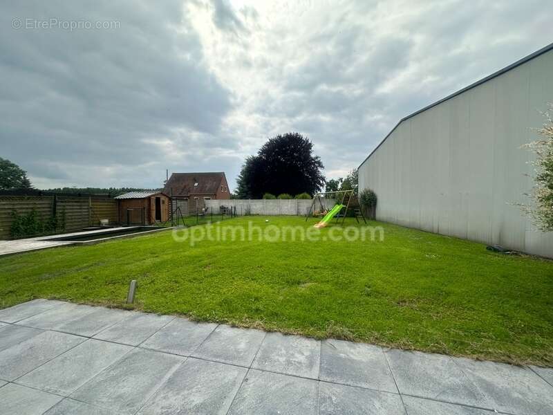 Maison à FRESNES-LES-MONTAUBAN