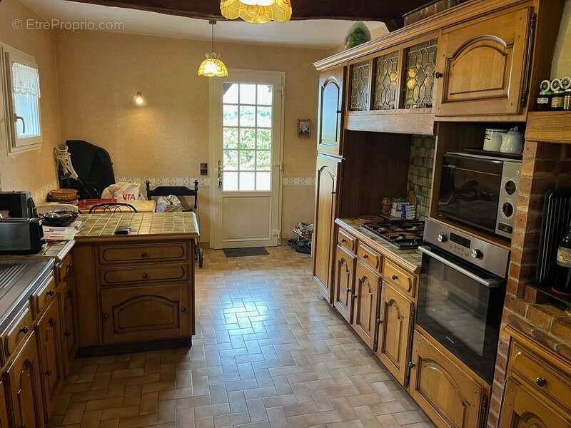 Maison à FAUGUERNON