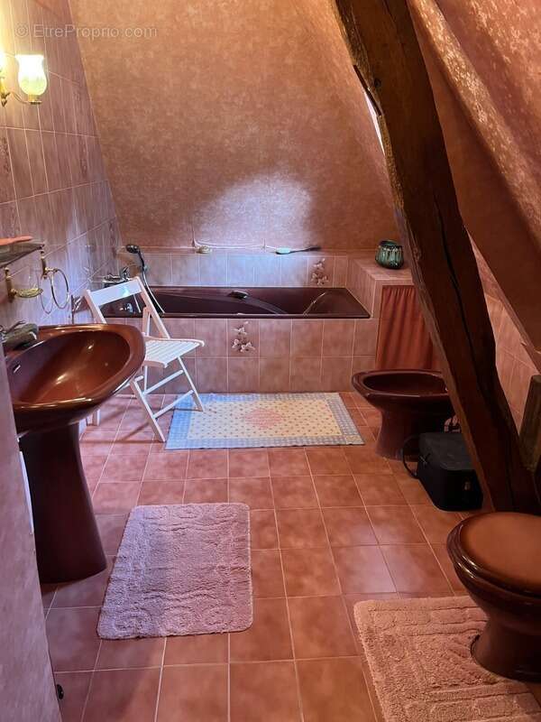 Maison à FAUGUERNON