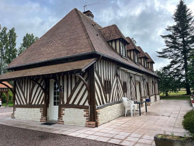 Maison à FAUGUERNON