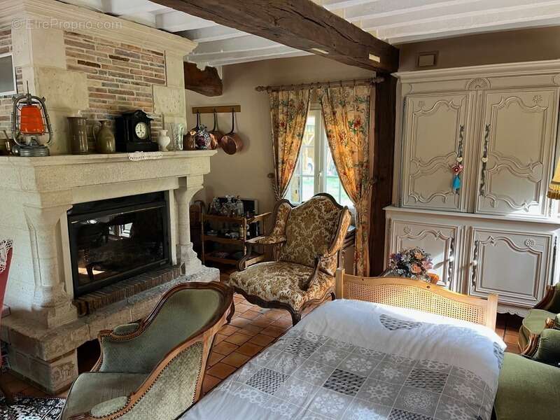 Maison à FAUGUERNON