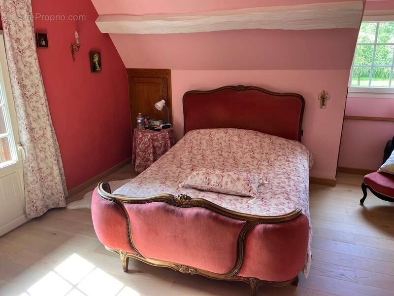 Maison à FAUGUERNON