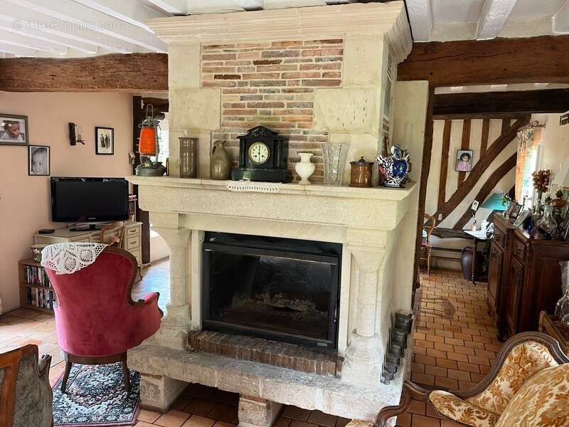 Maison à FAUGUERNON