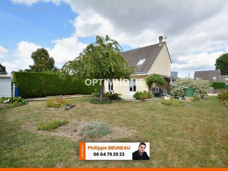 Maison à NEAUPHLETTE