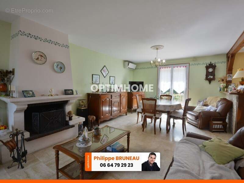 Maison à NEAUPHLETTE