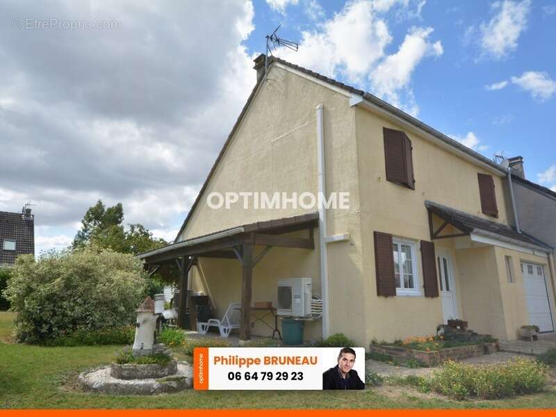 Maison à NEAUPHLETTE