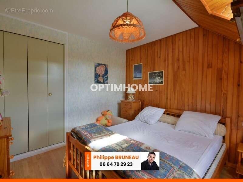 Maison à NEAUPHLETTE