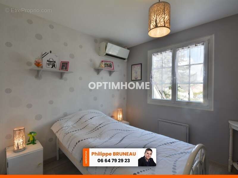 Maison à NEAUPHLETTE