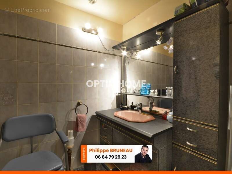 Maison à NEAUPHLETTE