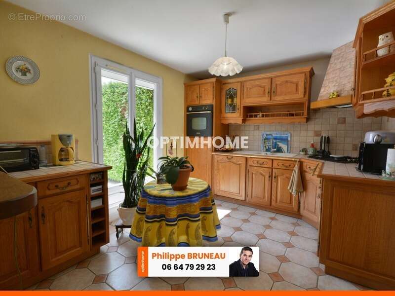 Maison à NEAUPHLETTE