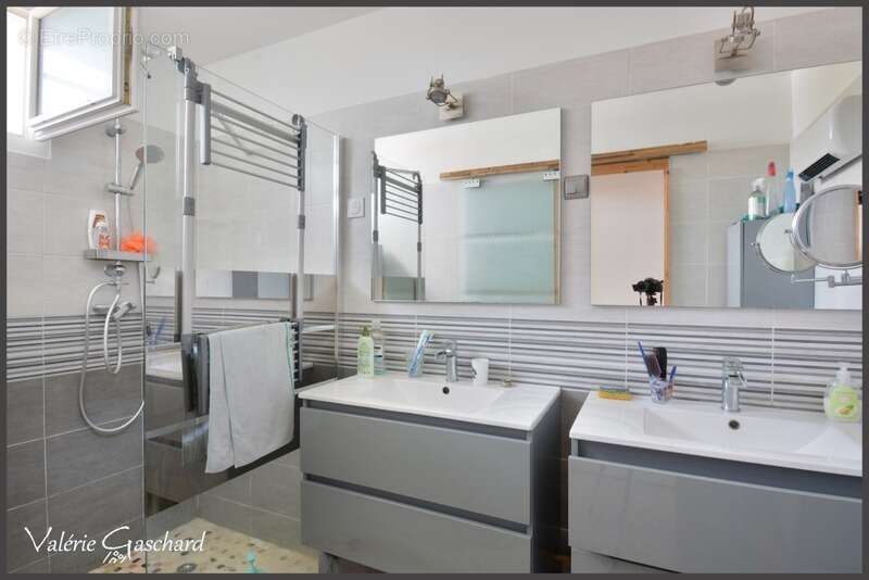 Maison à SAINT-SEURIN-SUR-L&#039;ISLE