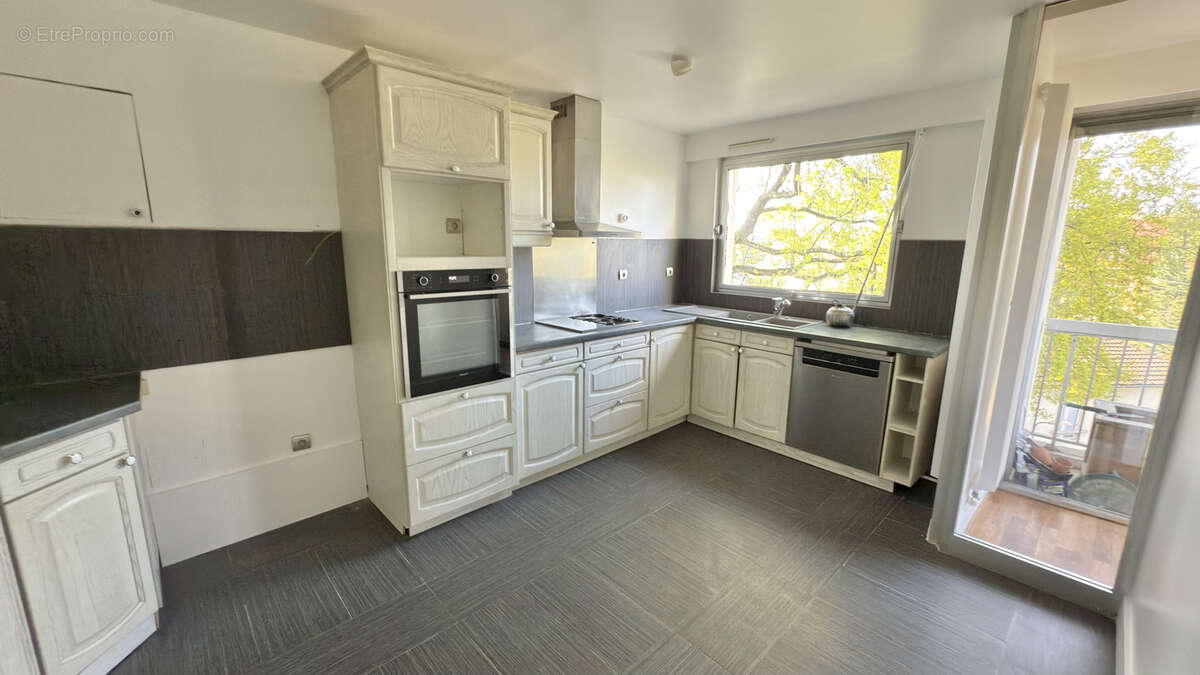 Appartement à ENGHIEN-LES-BAINS