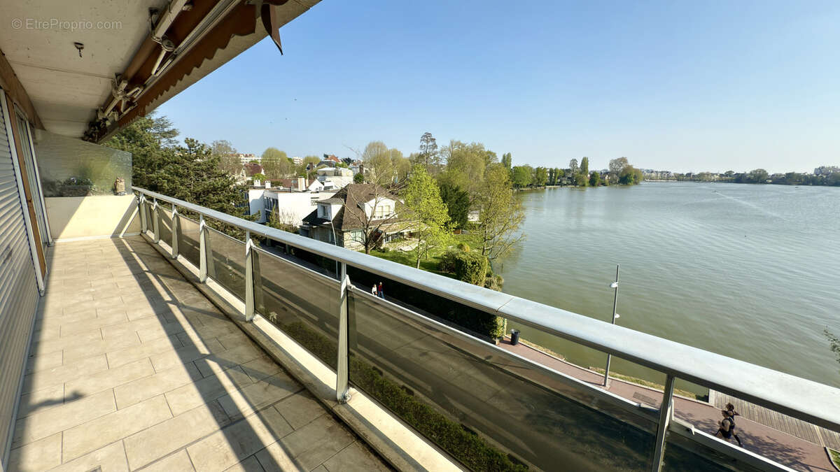 Appartement à ENGHIEN-LES-BAINS