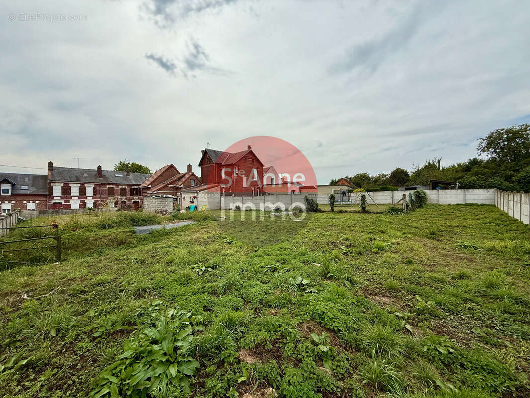 Terrain à ROYE