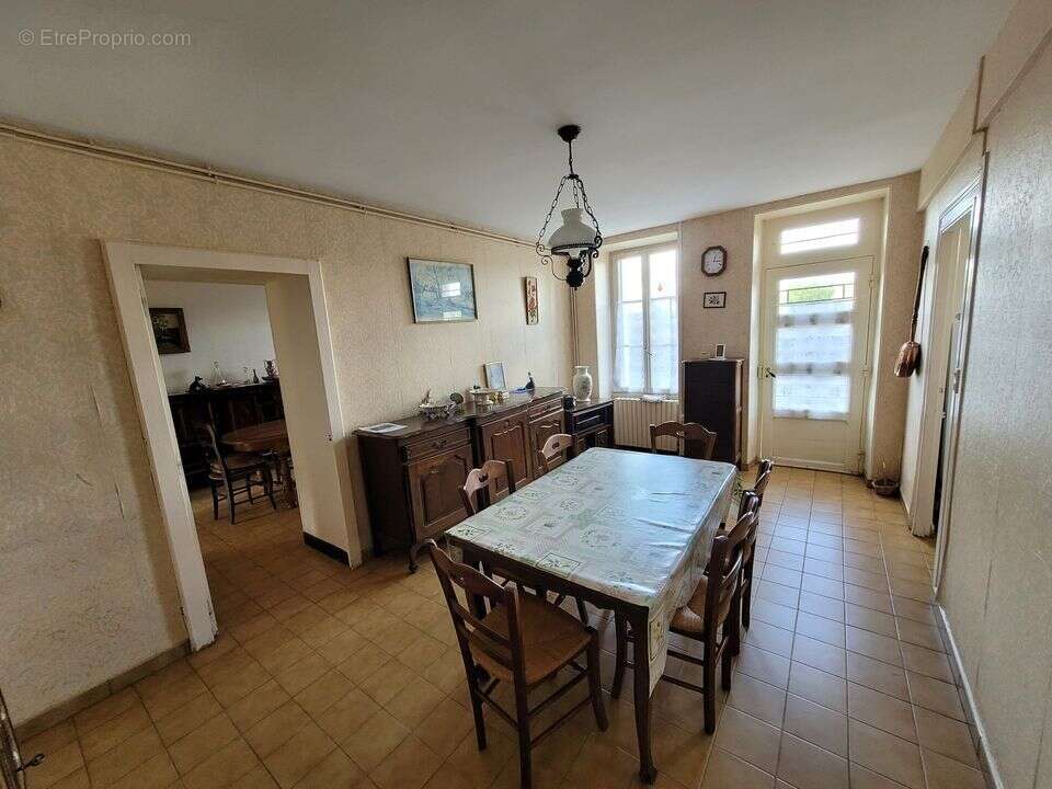 Maison à BRINON-SUR-BEUVRON