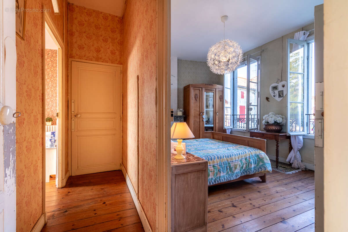 Maison à SAINT-SAVINIEN