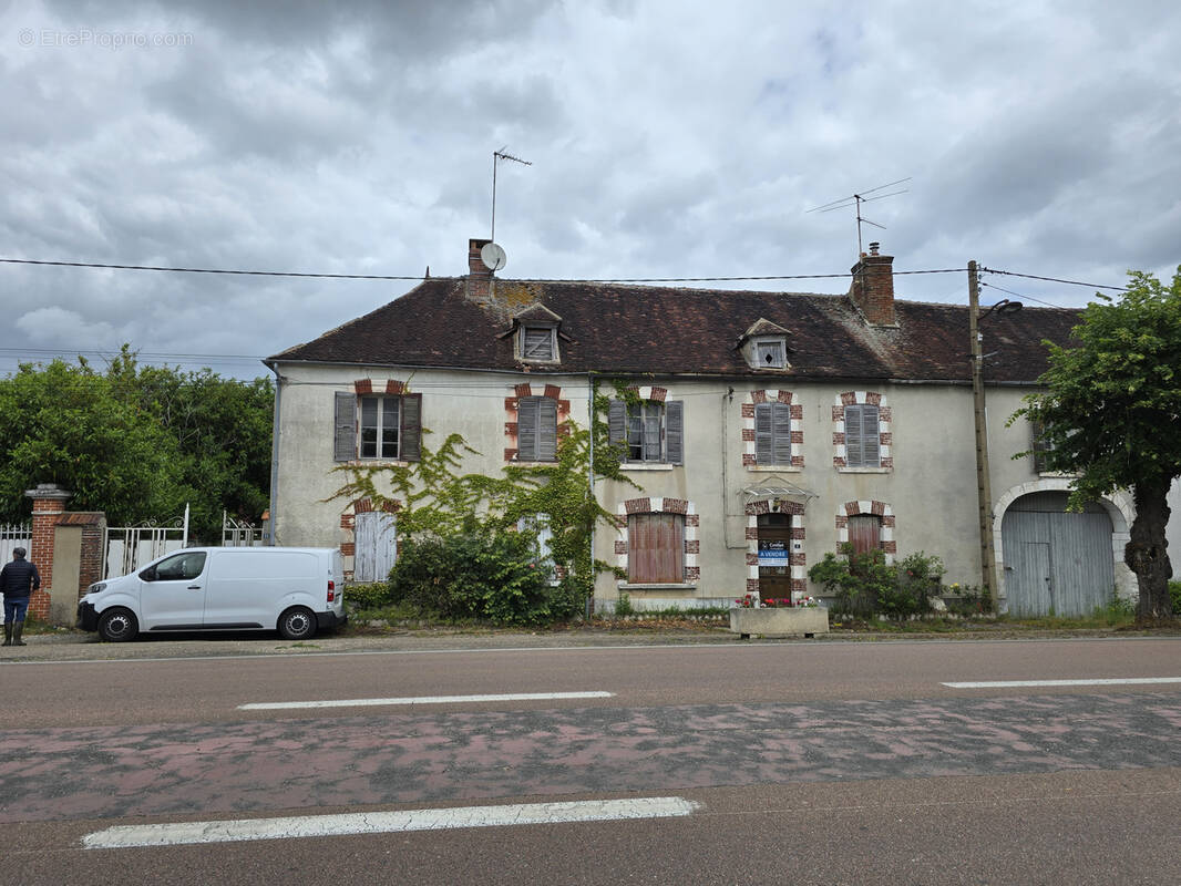 Maison à CHARMOY